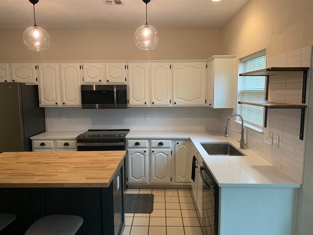 Photo - 2217 Heatherton Pl