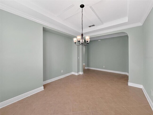 Photo - 2062 Redbay Ave