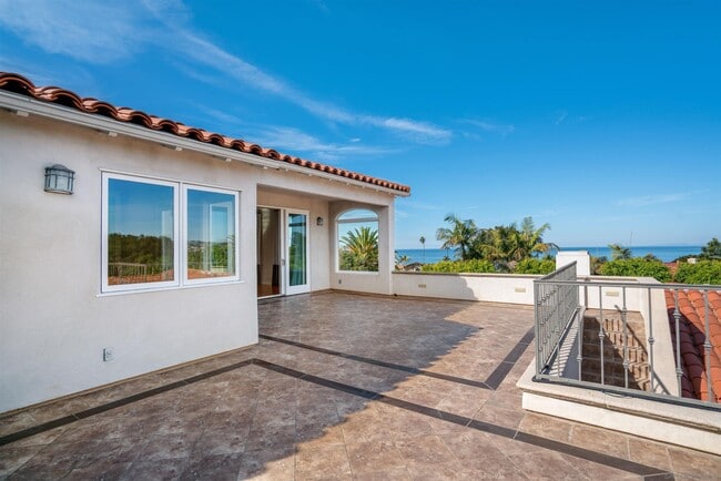 Photo - 1865 Soledad Ave