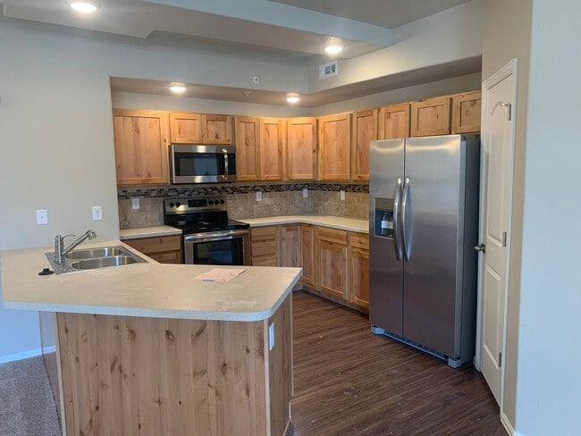 Photo - 2 WEEKS FREE! Spacious Townhome! Unit #3712