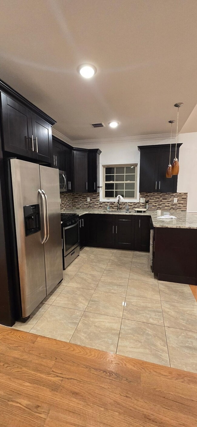 Photo - 47 TERHUNE Ave Unidad 2