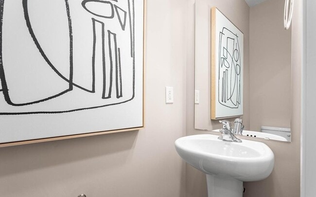 Photo - 805 Falls Grove Trl