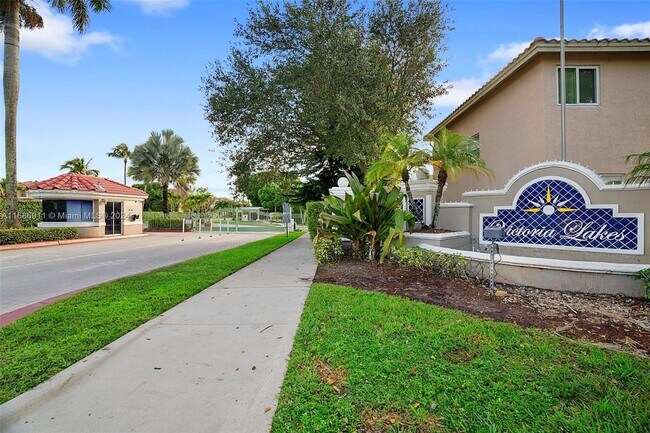 Building Photo - 2010 NW 99th Ter Rental