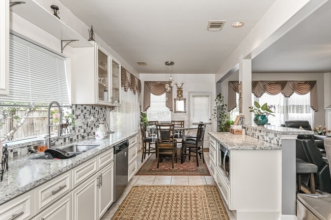 Photo - 16410 Noblewood Ct