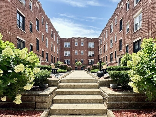 Photo - 3525 N Sheffield Ave Unit J05P