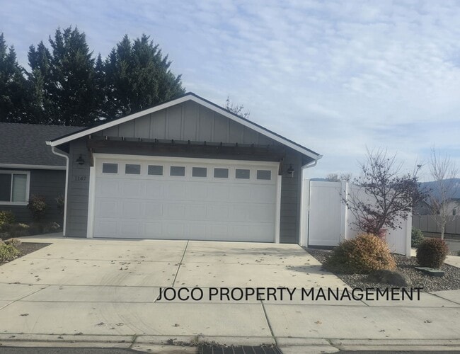 Building Photo - NE2234 Unit 1