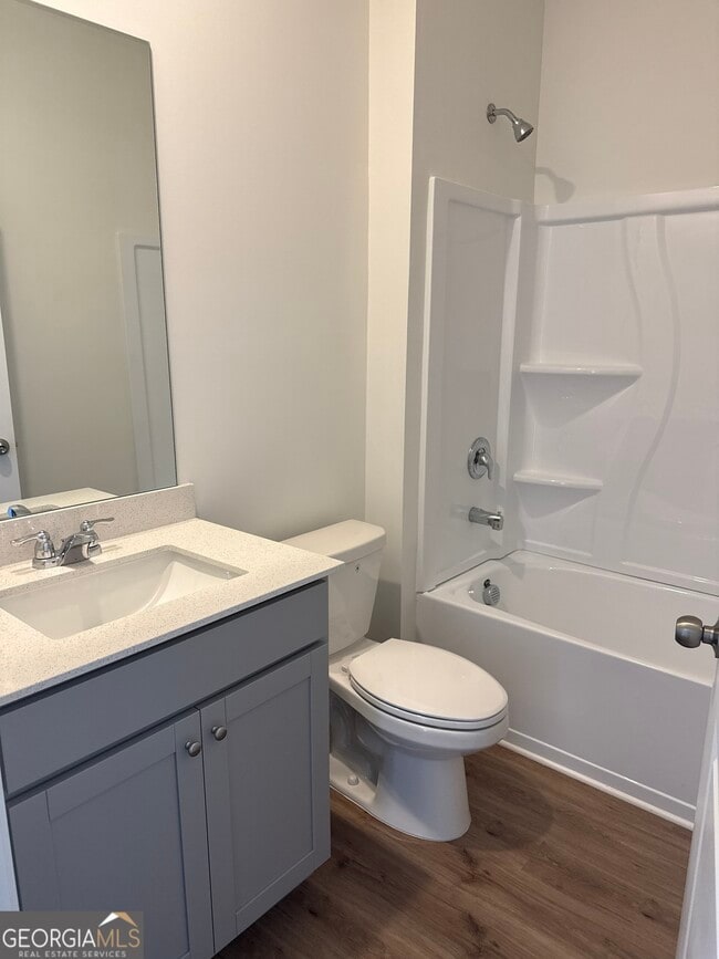 Photo - 205 Overton Dr
