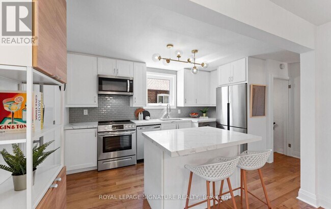 Photo - 1342 Victoria Park Ave