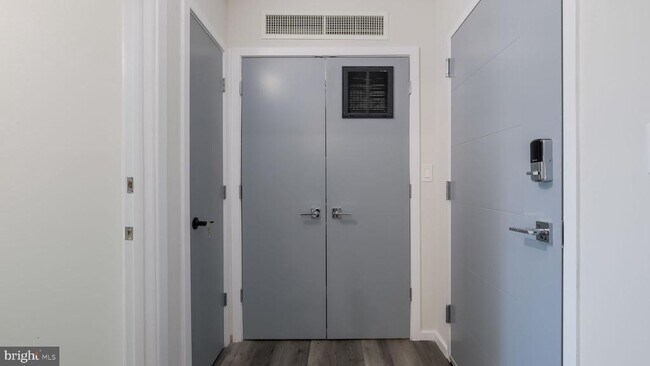 Building Photo - 4419 Ludlow St Unit 408 - APARTMENT A