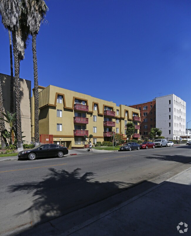 Photo - Oxford West Apartments