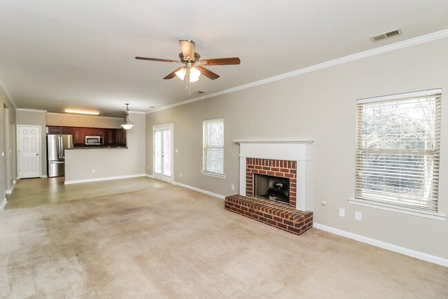 Photo - 6035 Gladiola Way