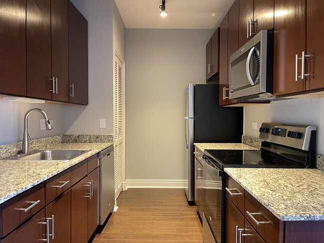 Photo - 800 S Clark St