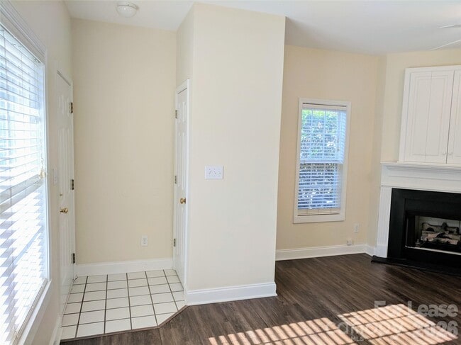 Photo - 917 Shearer St