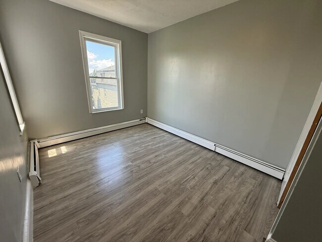 Photo - 26 Alpine Pl Unit 3