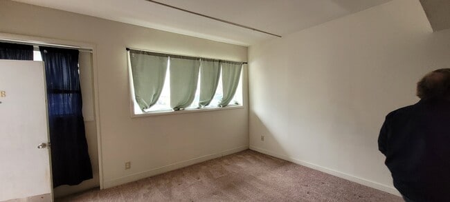 Building Photo - 3 Summit Ave Unit 3B