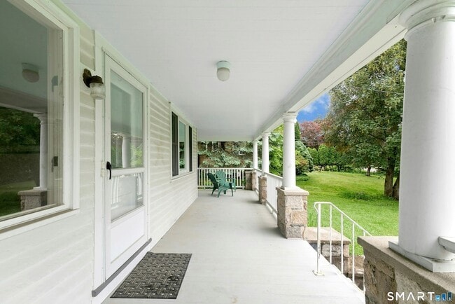Photo - 290 Soundview Ave