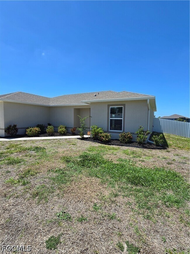 Photo - 2122 NE 13th Pl