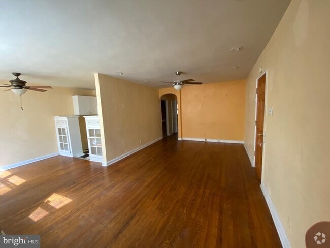 Building Photo - 6143 Old York Rd Unit 1 Rental