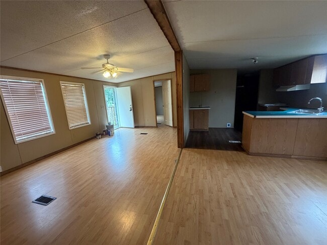 Photo - 14311 Force St
