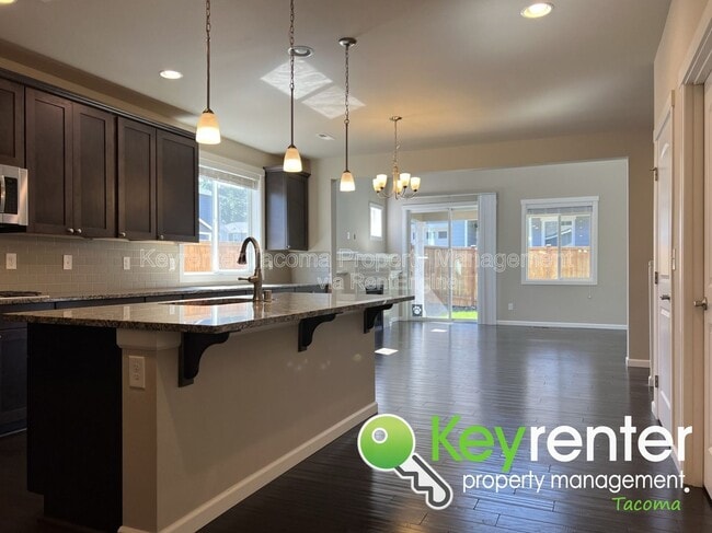 Photo - 16128-16181 81 Ave E