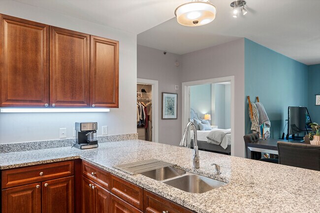 Photo - 325 E Paces Ferry Rd NE Unidad 415