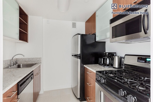 Photo - 535 W 23 St Unit FL5-ID2193