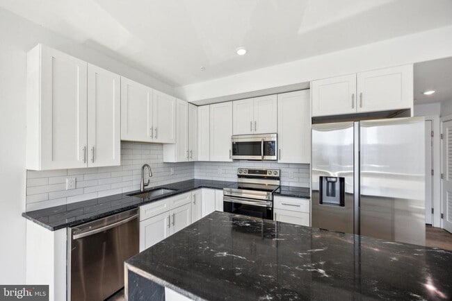 Photo - 1350 N Front St Unidad 202