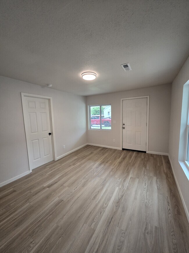 Photo - 1031 New York St