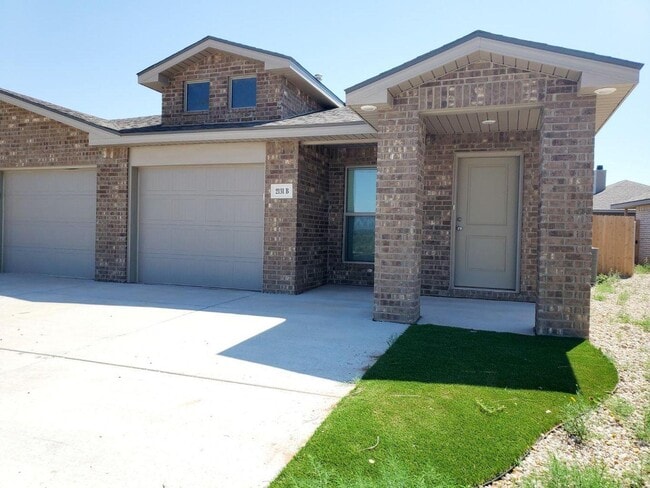 Building Photo - 2131 Kokomo Ave