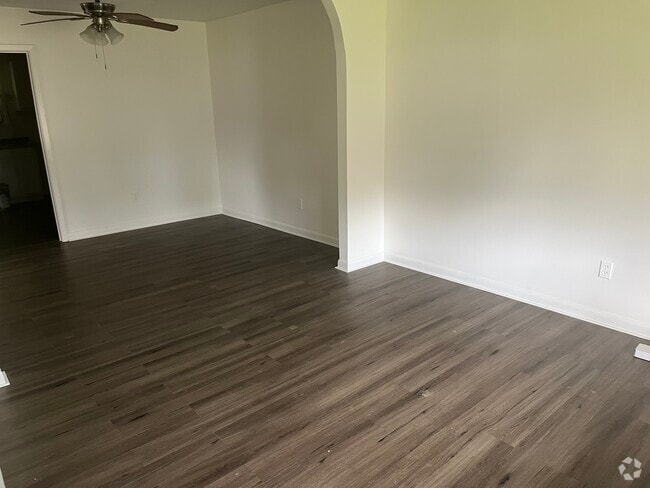 Building Photo - 1016 Leboeuf St Rental