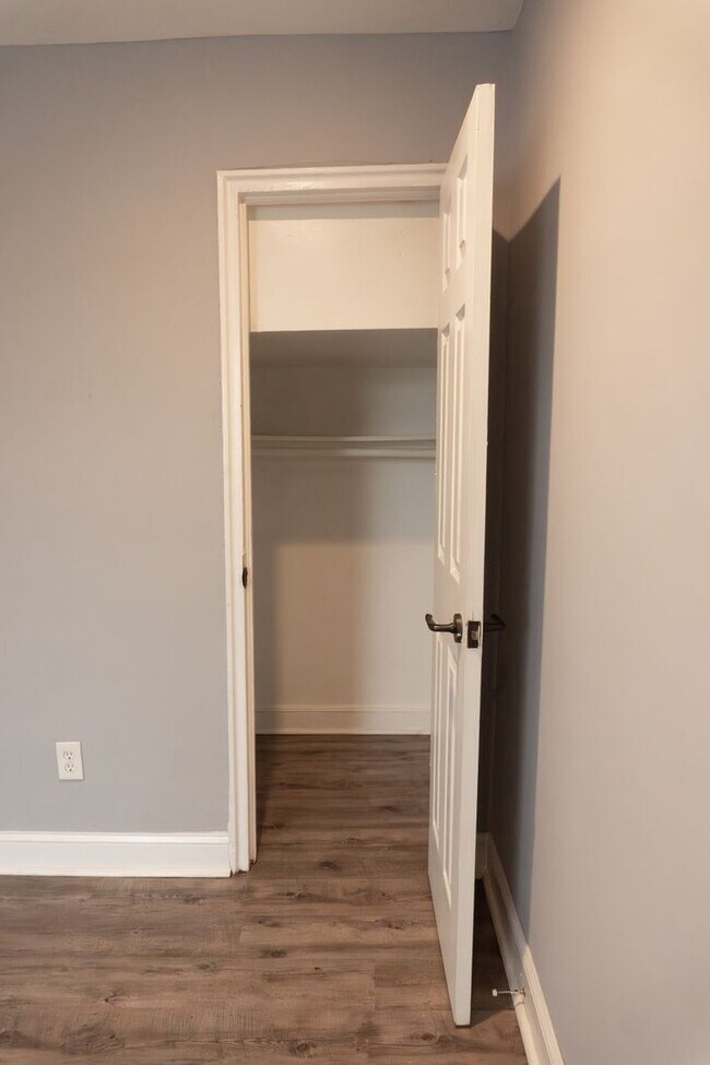 Photo - Capitol Hill/ H street - Renovated 1 bedroom apartment w/parking