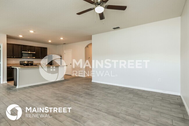 Photo - 703 Kindred Ln