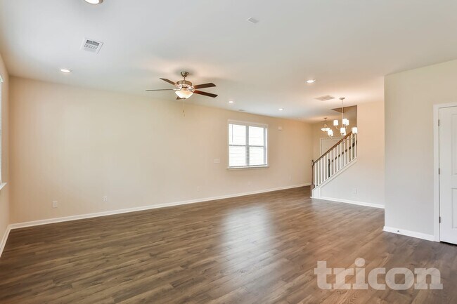 135 Chapelcrest Ln