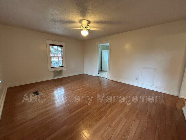 Photo - 604 E Huntsville Rd