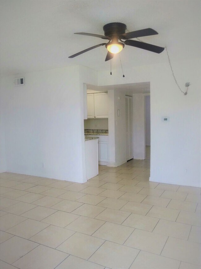 Photo - 1 Bedroom Apartment in Arlington Square Garden! Unit B - B09