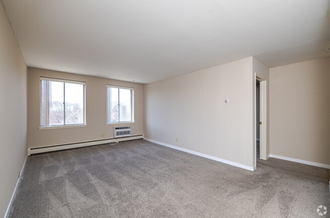 Oakland Manor Apartments