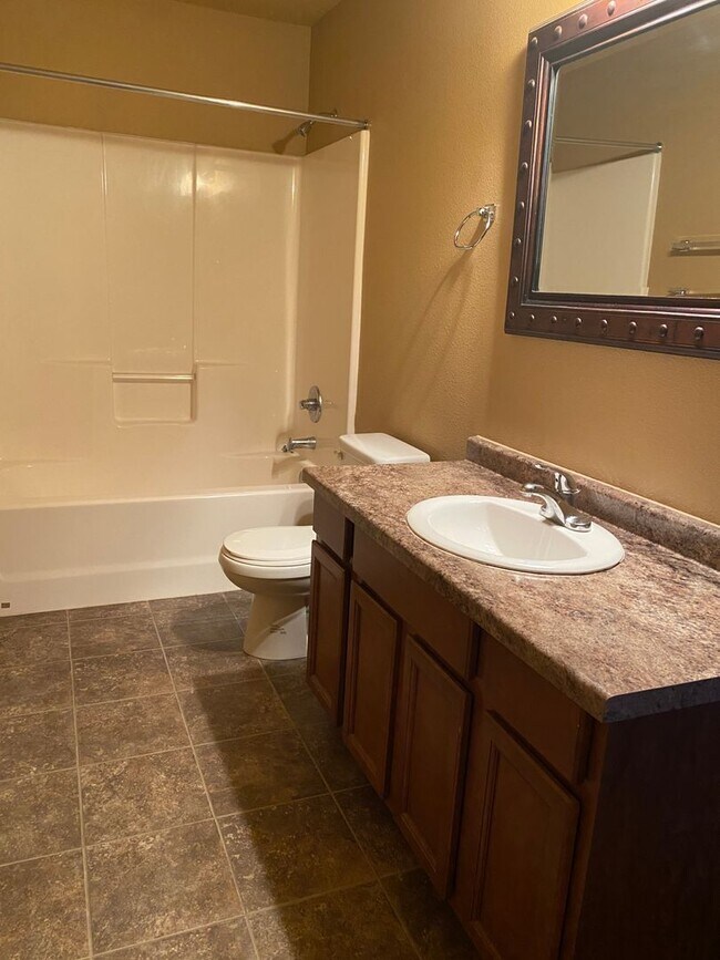 Photo - Beautiful, 3 bedroom Townhouse