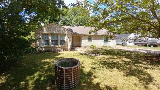 Building Photo - Experience the ultimate comfort of living ... Rental