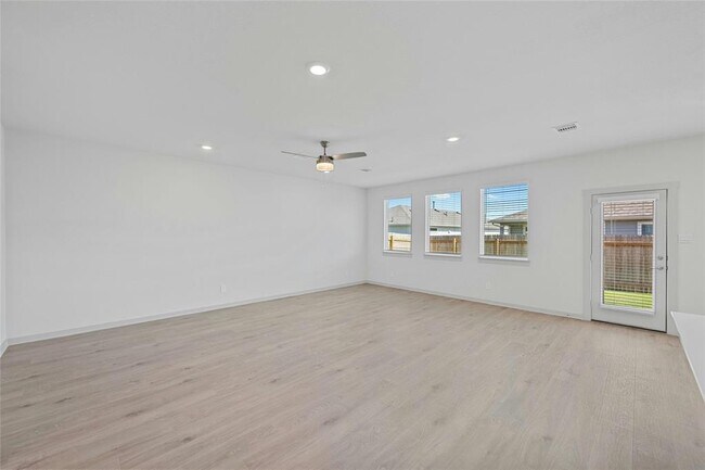 Photo - 136 New Hvn St