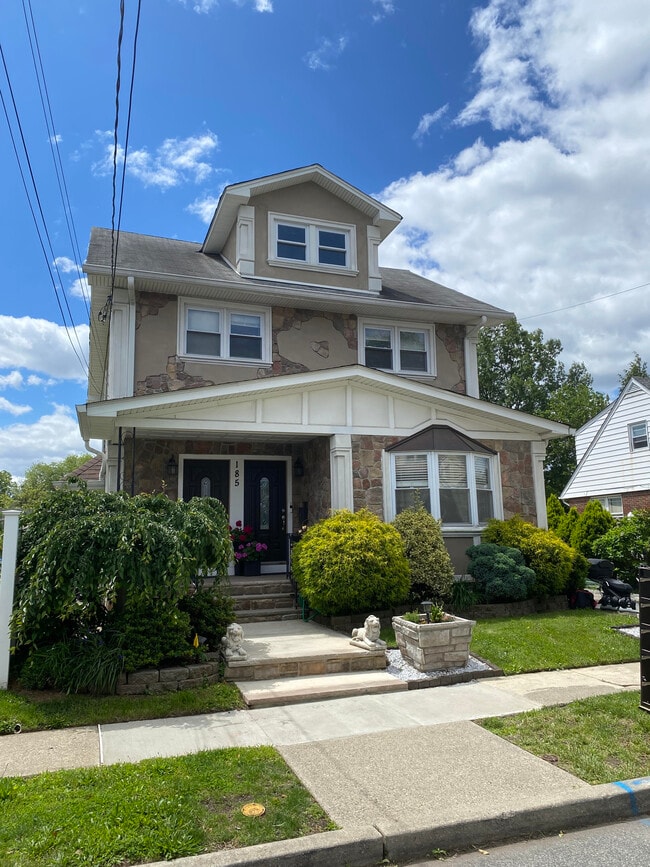 Photo - 185 Christie Ave Apartamentos Unidad 185 Christie Ave Clifton