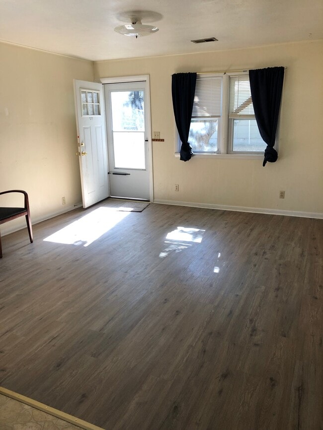 Photo - 204 W 9th St Unit 204