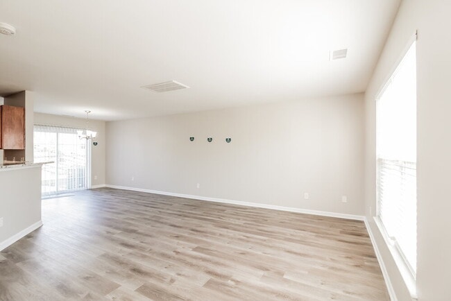 Photo - 1604 Harland St