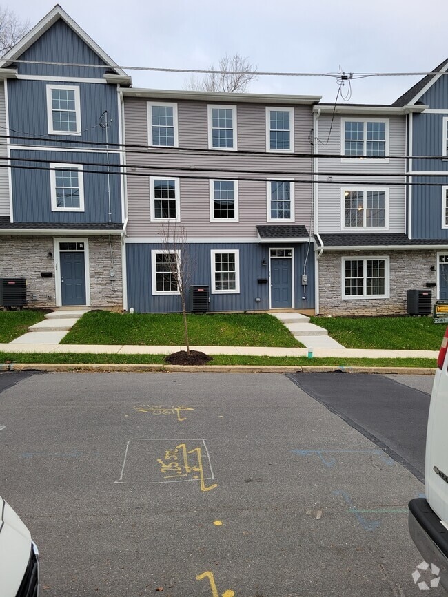 Building Photo - 308 E Nesquehoning St Rental