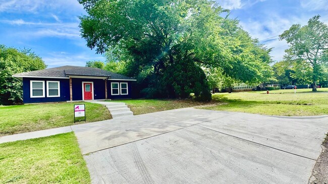 Photo - Beautiful 2-Bed Home – Move-In Ready