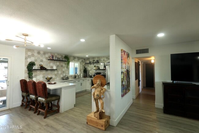 Photo - 1011 W Elna Rae St