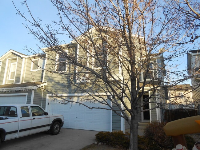 Building Photo - Beautiful 3 Bedroom/2.5 Bath Townhome with Attached 2 Car Garage in Northwest Loveland, CO