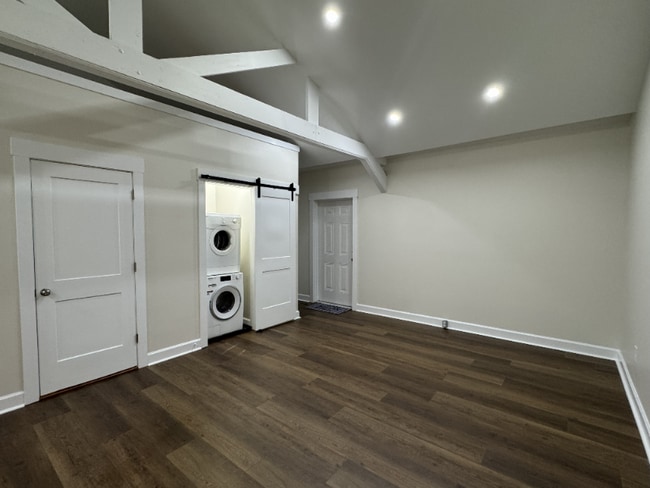 Photo - 630 Graham St