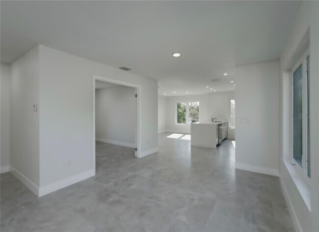 Photo - 310 Hibiscus St