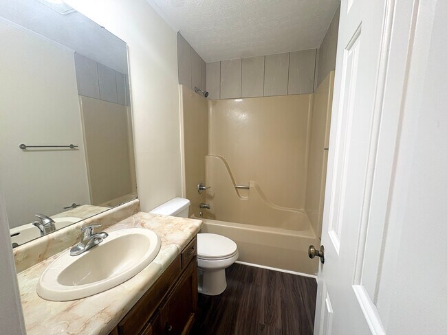 Photo - 191 E 15th St