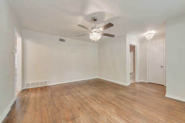 Photo - 3404 Gray Dr